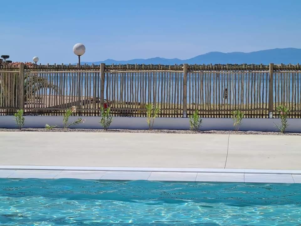 Bel Appartement Vue Sur Le Lac Marin Avec Piscine Le Barcarès エクステリア 写真